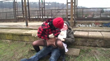 Adolescente Traviesa Follada Duro Por Su Padrastro Pervertido En El Bosque